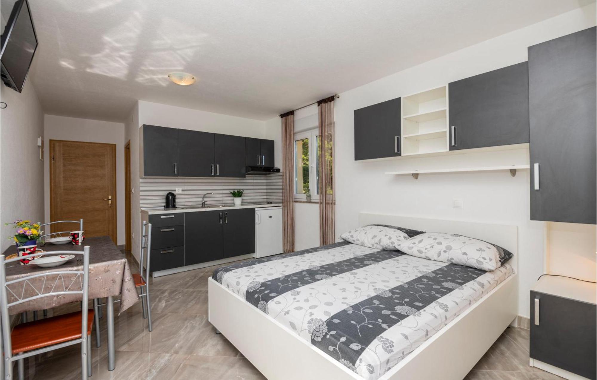 Stunning Apartment In Krvavica With Kitchen Dış mekan fotoğraf